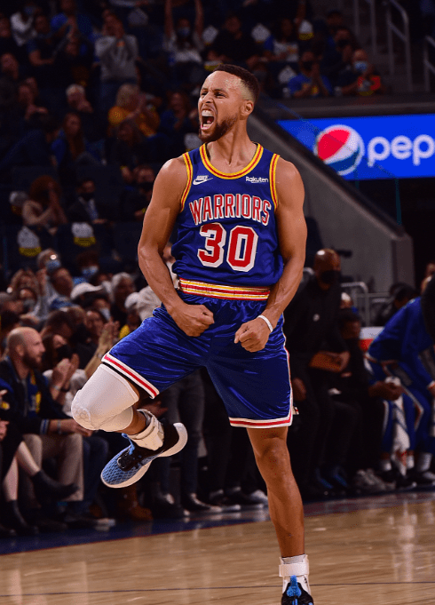 遭遇两连平 大巴黎让出榜首