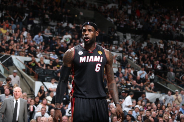 18强赛国足0：2不敌澳大利亚 无缘直通世界杯