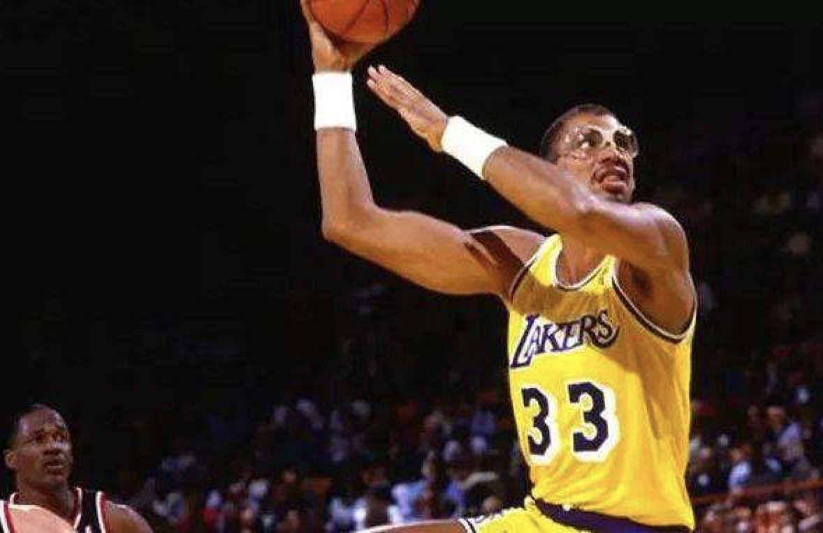 原神必胜客又来新联动，璃月涂装实体店上线，线下你画我猜太社牛