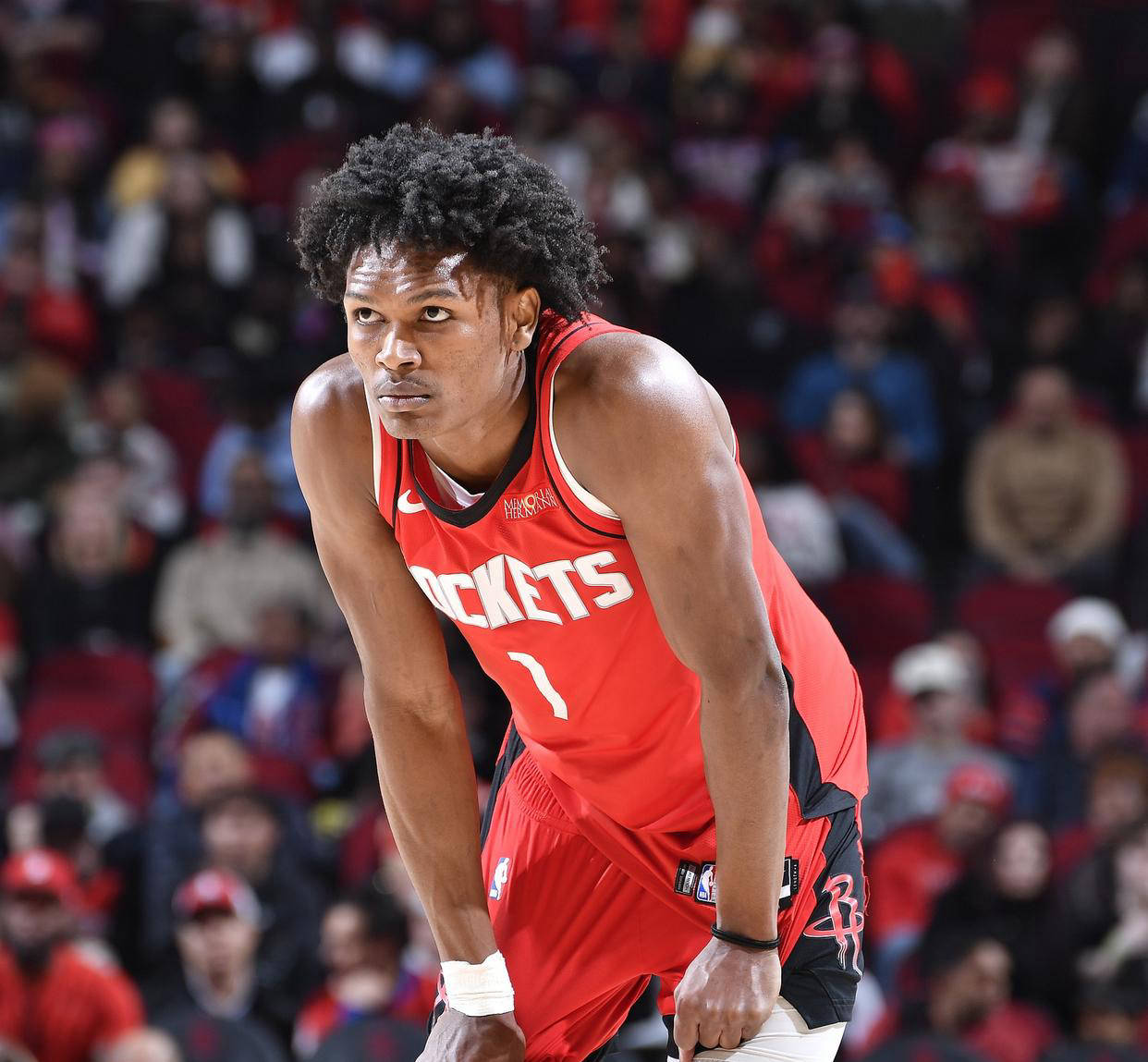 哈哈！只有最后一个让你意想不到的小后卫居然顶住了詹姆斯的蛮牛冲撞！这哥们真是下盘贼稳啊！