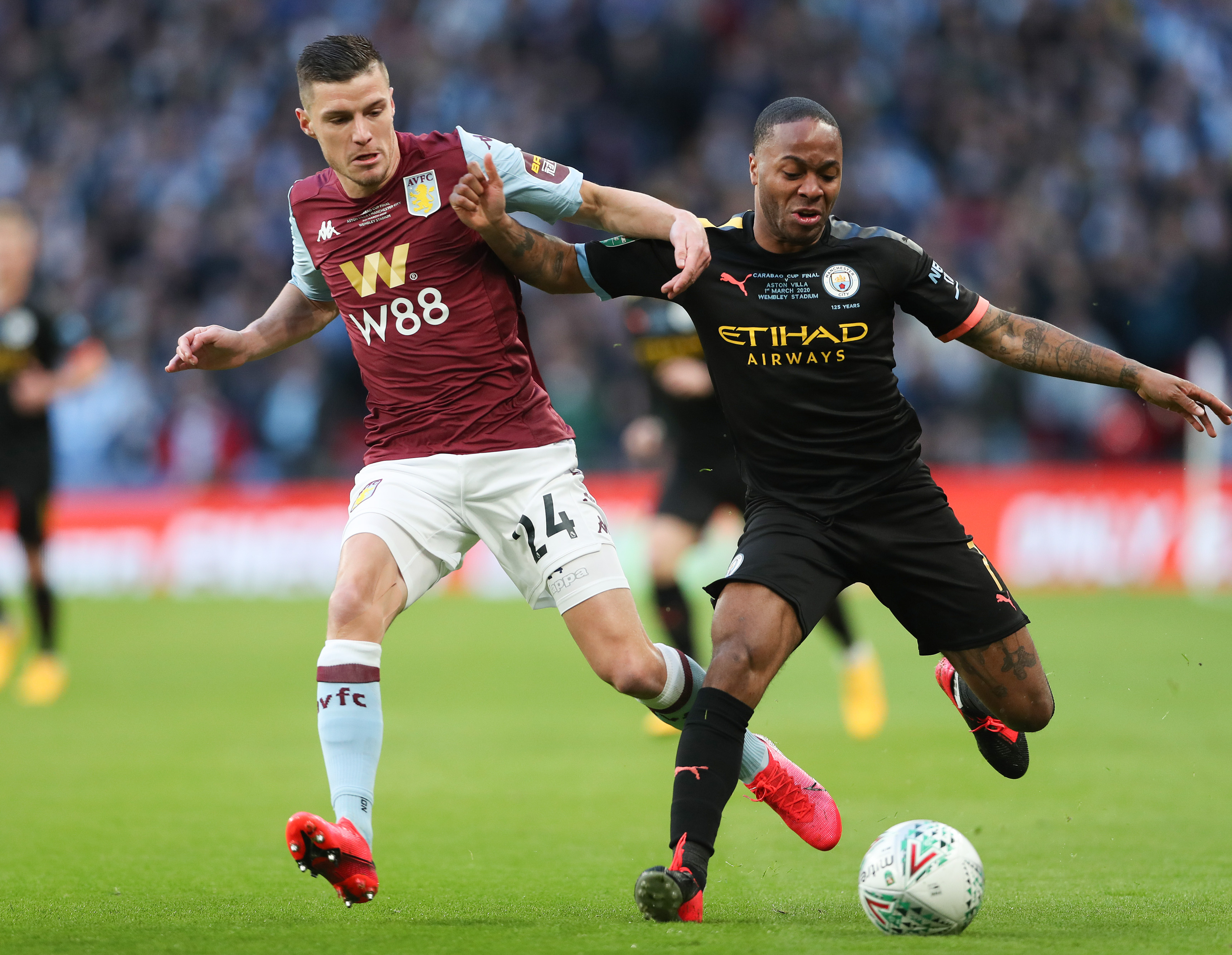 坦帕湾光芒新秀阿罗萨雷纳在季后赛狂轰 10 支本垒打打破纪录