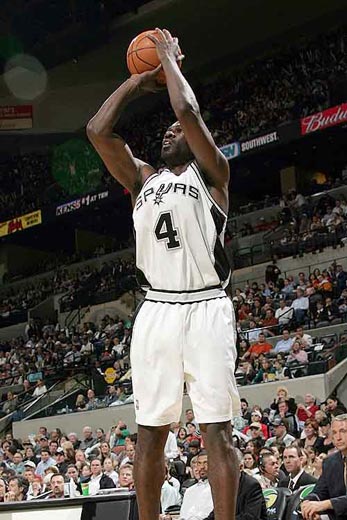 阿森纳完美赛季的“唯一遗憾”？新射手没状态，距预计效果差很远